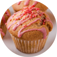 混ぜて焼くだけ！ ホワイトチョコとストロベリーのミニマフィン / お菓子のレシピ