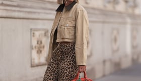 2025春夏4大球鞋趨勢：金屬色成主流，鬼塚虎大熱鞋款Mexico 66紅遍街拍