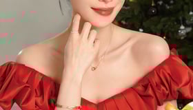 임지연, 우아한 미소 홀리데이 화보 공개