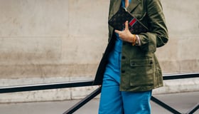 「我一整年沒買新衣，衣服壞了就修，而那簡化了一切。」英版《Vogue》時尚編輯停止買衣後的轉變與花費紀錄