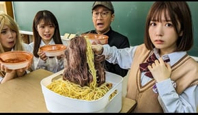学校の給食に髪の毛が入っていました。。。【寸劇】