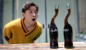 휘어진 콜라 마셔본 사람 있어?!