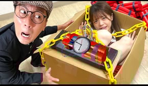 ダンボールに閉じ込められてしまいました・・・・・・【寸劇】