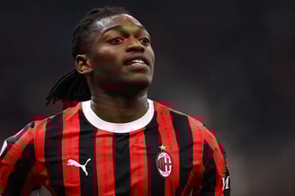 Barcelona monitoring 'difficult situation' of longstanding transfer target