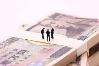 【返済額を減らしたい方必見】2025年最新｜おまとめローンで賢く一本化する方法とは？