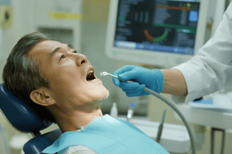 노년층 임플란트, 잇몸 건강을 되찾는 현명한 선택