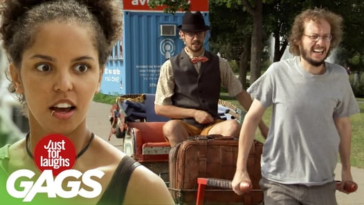 Victims Watch As Rickshaw Runner Gets Attacked