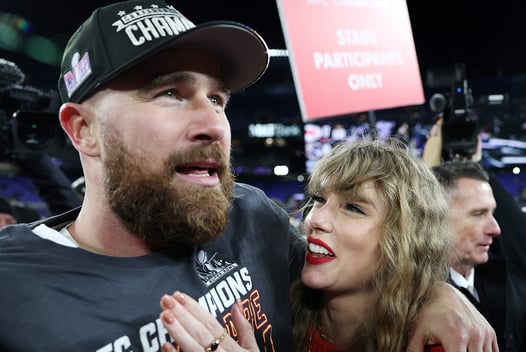 Travis Kelce Says Taylor Swift Is Drafting Up Plays for Him: “She’s a Little Biased”