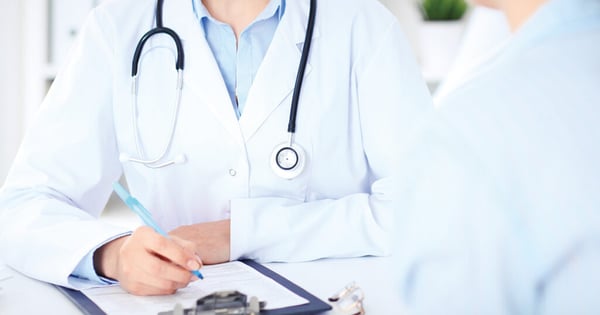 タイトル: そけいヘルニアとは?症状・悪化防止の4つのポイント【専門医解説】