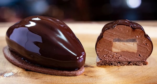 How to make "Chocolate Cacao pod" Chocolate Cacao pods - Mousse cake filled with chocolate
