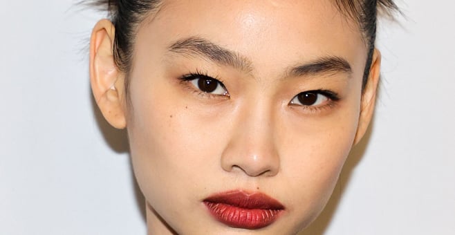 2025口紅唇膏推薦!YSL、Tom Ford、Prada、M·A·C、Armani【話題色號】一次看。