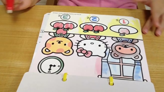 ハローキティ 水の塗り絵 / Coloring with water? Hello Kitty Coloring Book