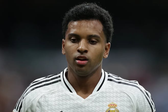 Rumores de transferências no futebol: Liverpool mira Rodrygo; Manchester United e Tottenham Hotspur disputam Cunha.