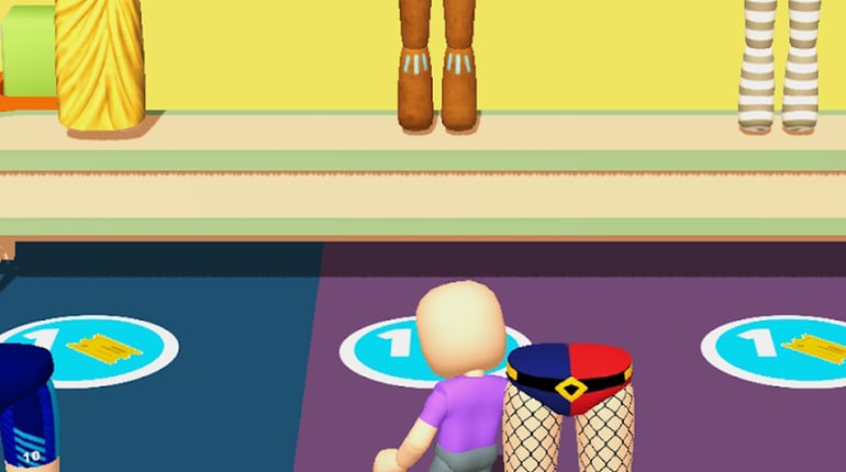 Famous Fashion - Dress Up Game